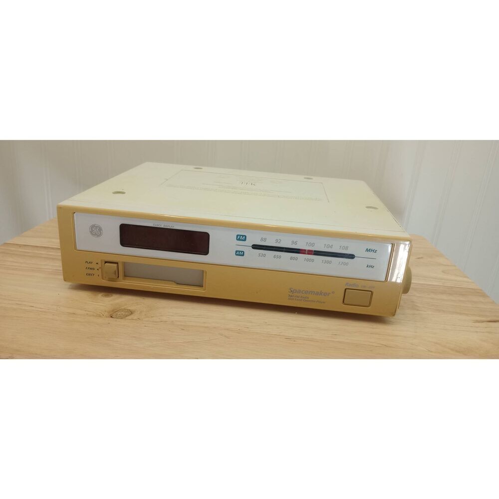 Vintage ,1970s, GE, general electrics, spacemaker clock radio cassette player. T